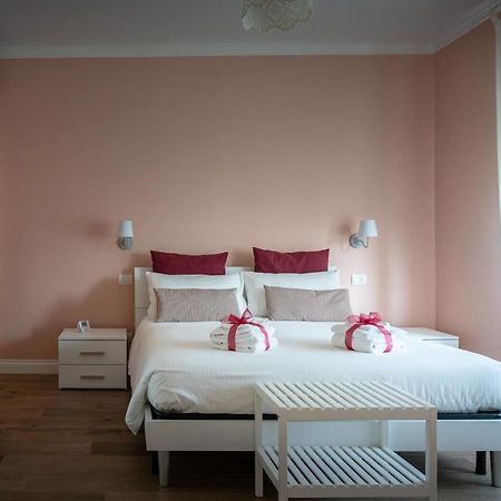 La Rosa Tra I Laghi B&B Meina Exteriör bild