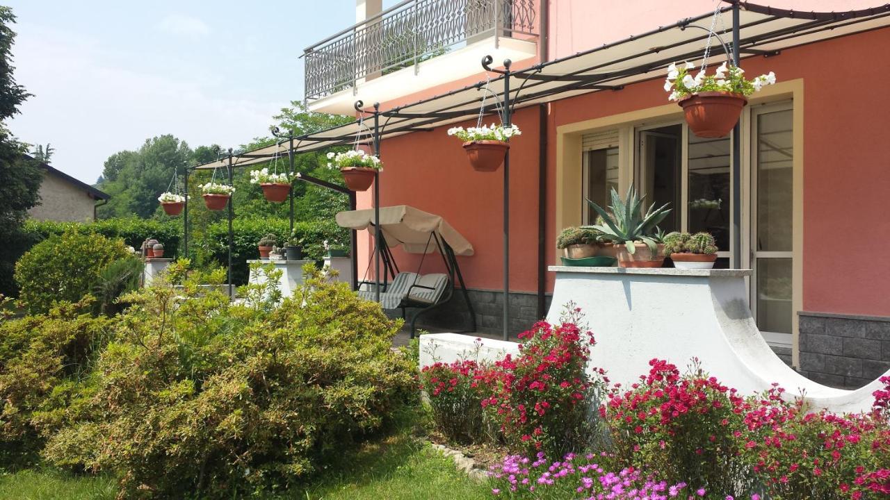 La Rosa Tra I Laghi B&B Meina Exteriör bild