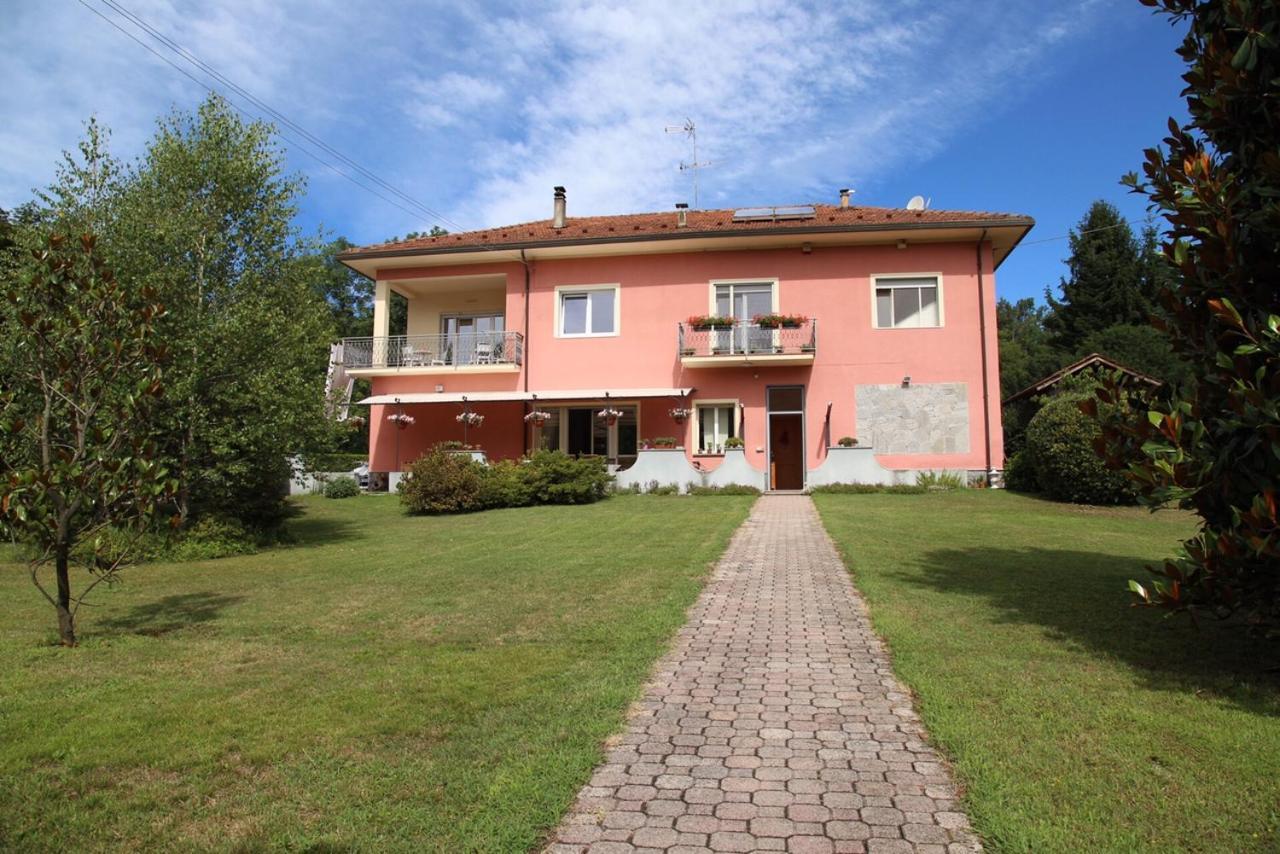 La Rosa Tra I Laghi B&B Meina Exteriör bild
